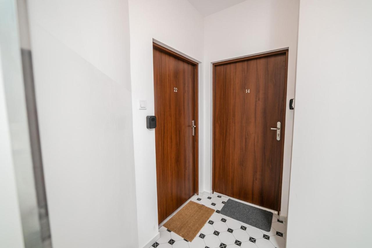 Krolewska Deluxe Comfy Apartment Краков Экстерьер фото